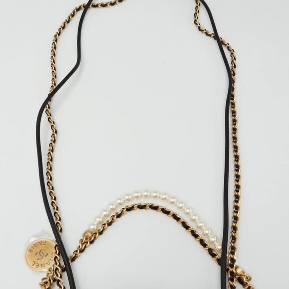 Chanel Black Quilted Shiny Calfskin Leather Pearl Strap Chanel 22 Mini Bag - Picture 7 of 11